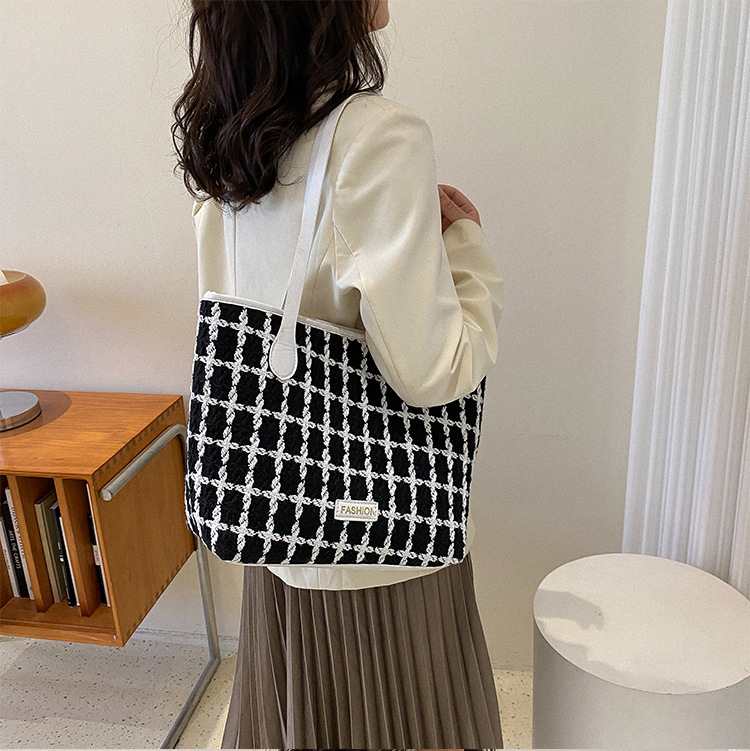 Popular One Shoulder New Simple Plaid Tote - Image 5