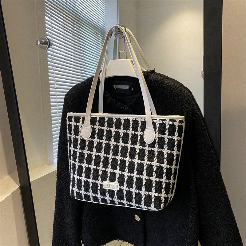 Popular One Shoulder New Simple Plaid Tote - Image 9