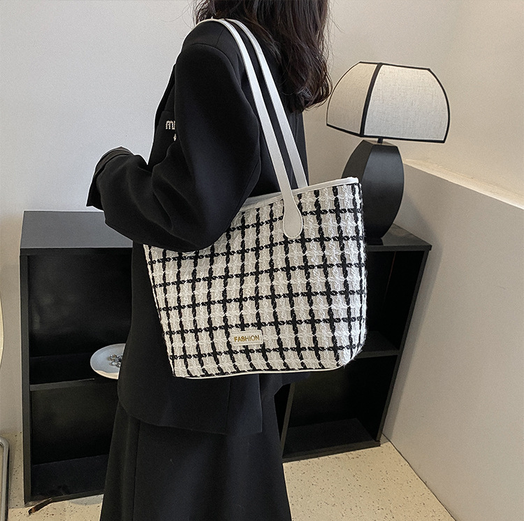 Popular One Shoulder New Simple Plaid Tote - Image 6